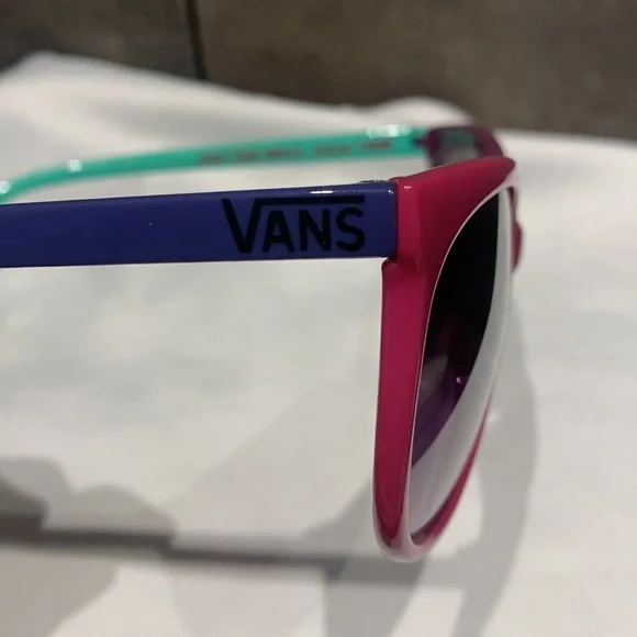 Vans Multicolored Beachwear cat eye sunglasses - Picture 6 of 8
